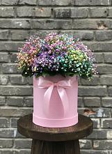 Цветочная композиция из Гипсофила и Розы в шляпной коробке в Елках