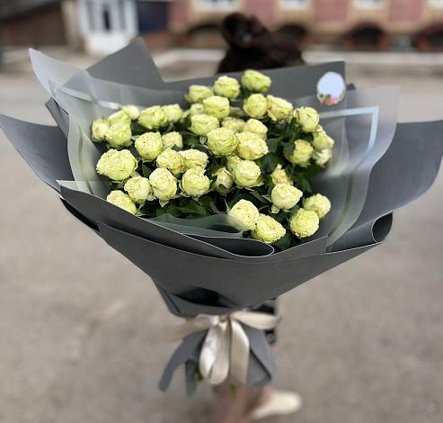 Букет Белые кустовые розы Солинеро в Елках