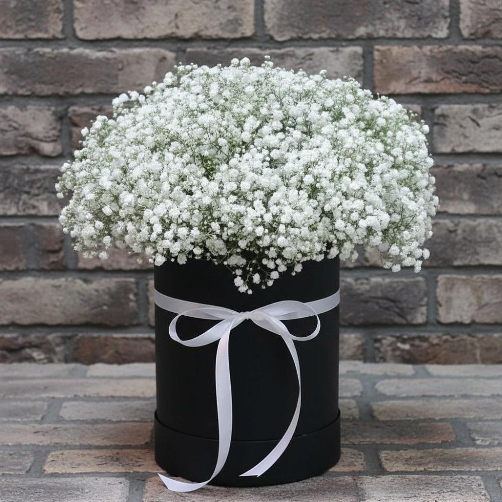 Цветочная композиция из Гипсофила в шляпной коробке в Елках