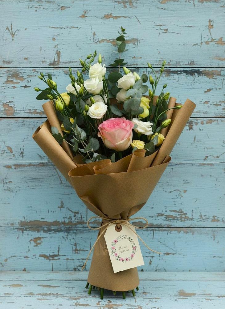 Букет цветов из: Розы и Лизиантусы в Елках