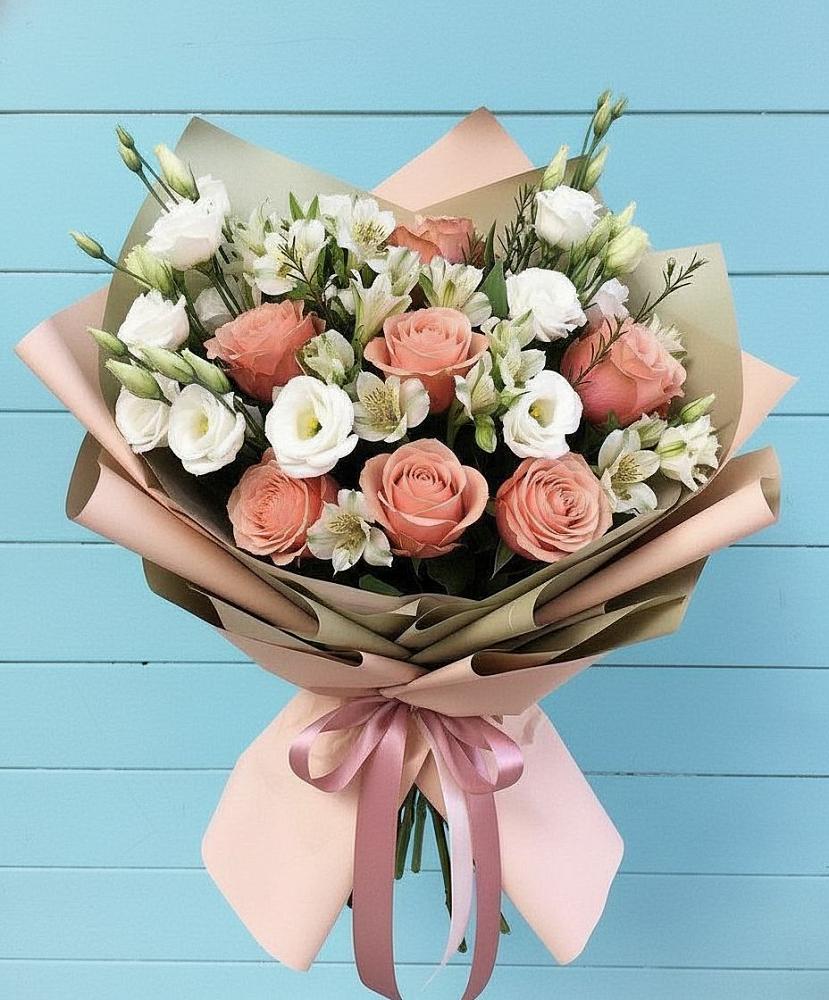 Букет цветов из: Розы, Альстромерии и Лизиантусы в Елках