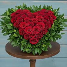 Цветочная композиция из Розы в виде сердца в Елках