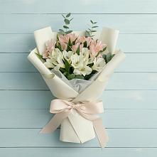 Букет цветов из:  Альстромерии #REPLACE_PRED# Елках