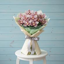Букет цветов из:  Орхидеи и Розы в Елках