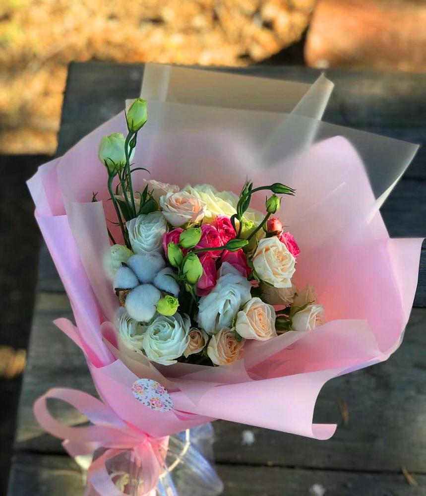 Букет цветов из: Розы и Лизиантусы в Елках