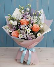 Букет цветов из:  Лизиантусы, Розы, Альстромерии и Гипсофила в Елках