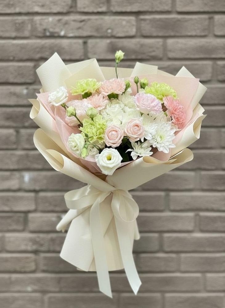 Букет цветов из: Гвоздики, Розы, Лизиантусы и Хризантемы в Елках