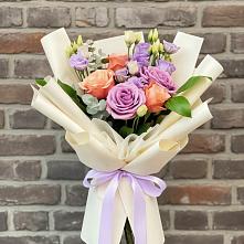 Букет цветов из:  Лизиантусы и Розы #REPLACE_PRED# Елках