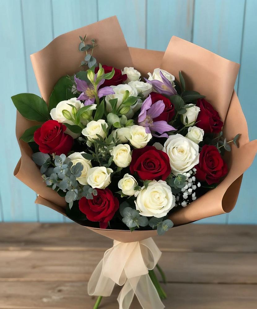 Букет цветов из: Розы и Альстромерии в Елках