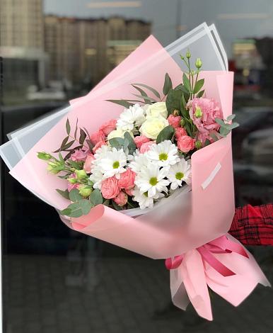 Букет цветов из: Розы, Лизиантусы и Хризантемы в Елках