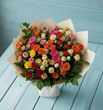 Букет Микс из разноцветных кустовых роз в Елках