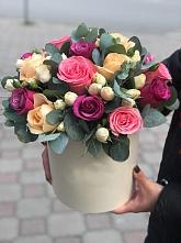 Цветочная композиция из Розы в шляпной коробке в Елках