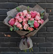 Букет цветов из:  Розы #REPLACE_PRED# Елках