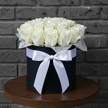 Цветочная композиция из Розы в шляпной коробке в Елках