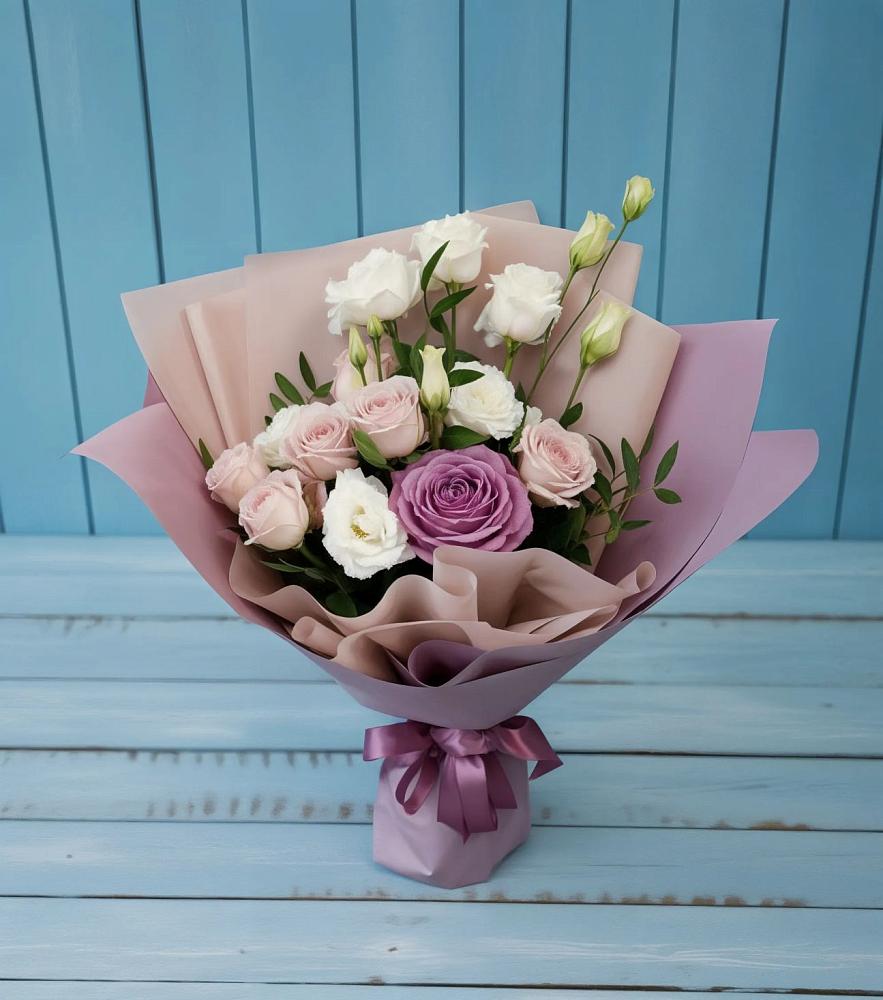 Букет цветов из: Розы и Лизиантусы в Елках